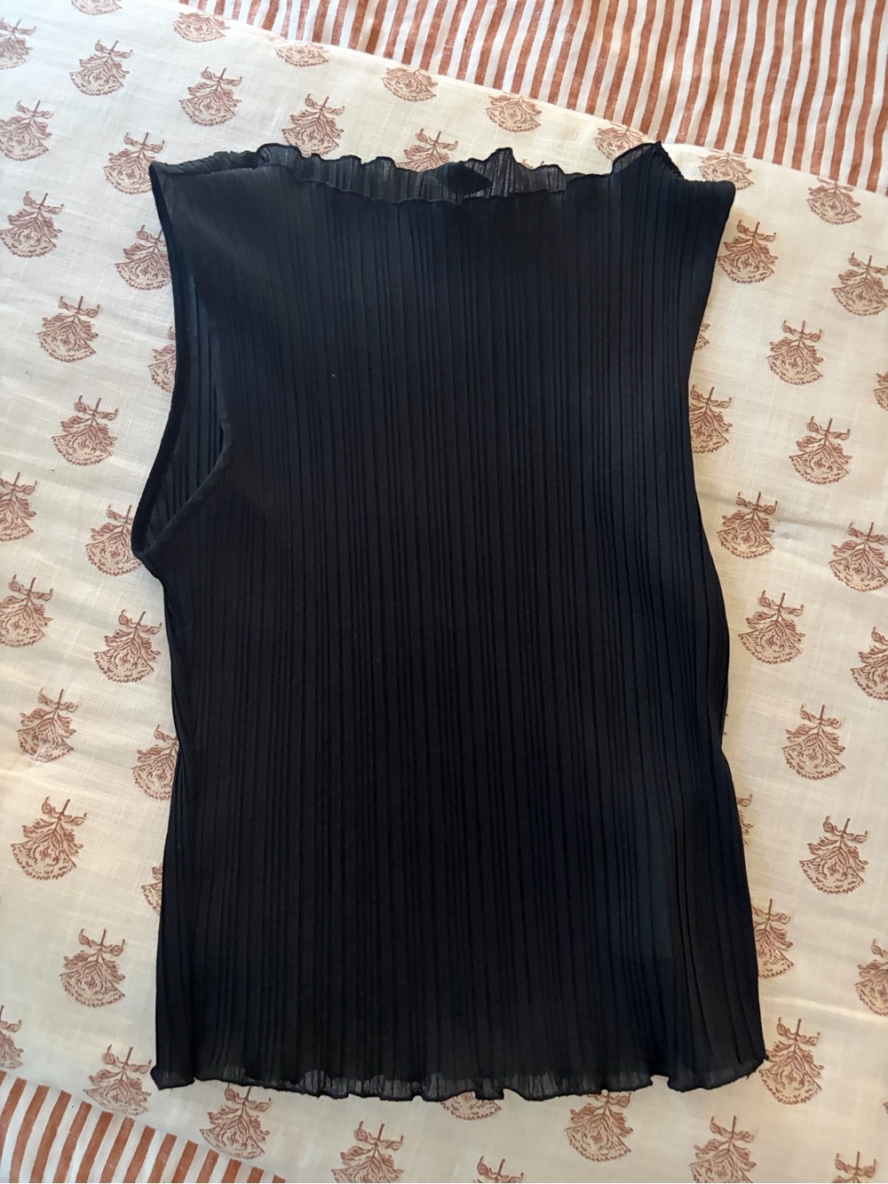 Abercrombie & Fitch Black Pleated Ruffle-Trim Sleeveless Camisole (sheer)